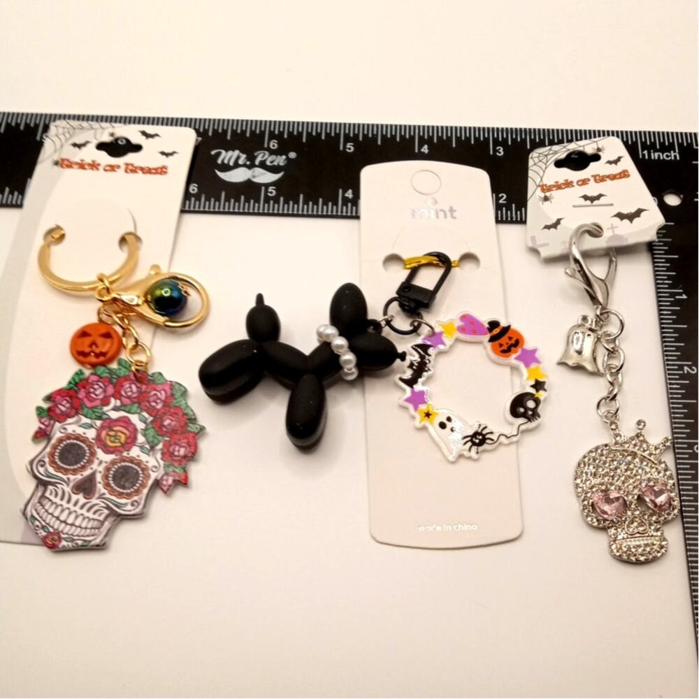TOTAL OF 3 KEY CHAINS ZIPPER PULLS SUGAR SKULL BALLOON DOG BLINGY SKULL 0722